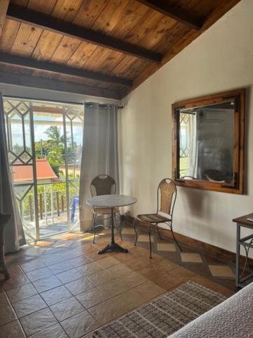 Chez Henri Hotel Pointe d'Esny Buitenkant foto